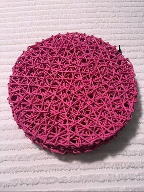10 Round Woven Pink Straw placemats